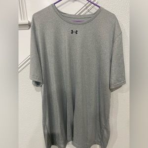 Mens XL Under Armour Shirt